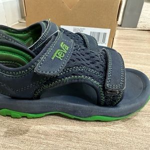Teva toddler size 9